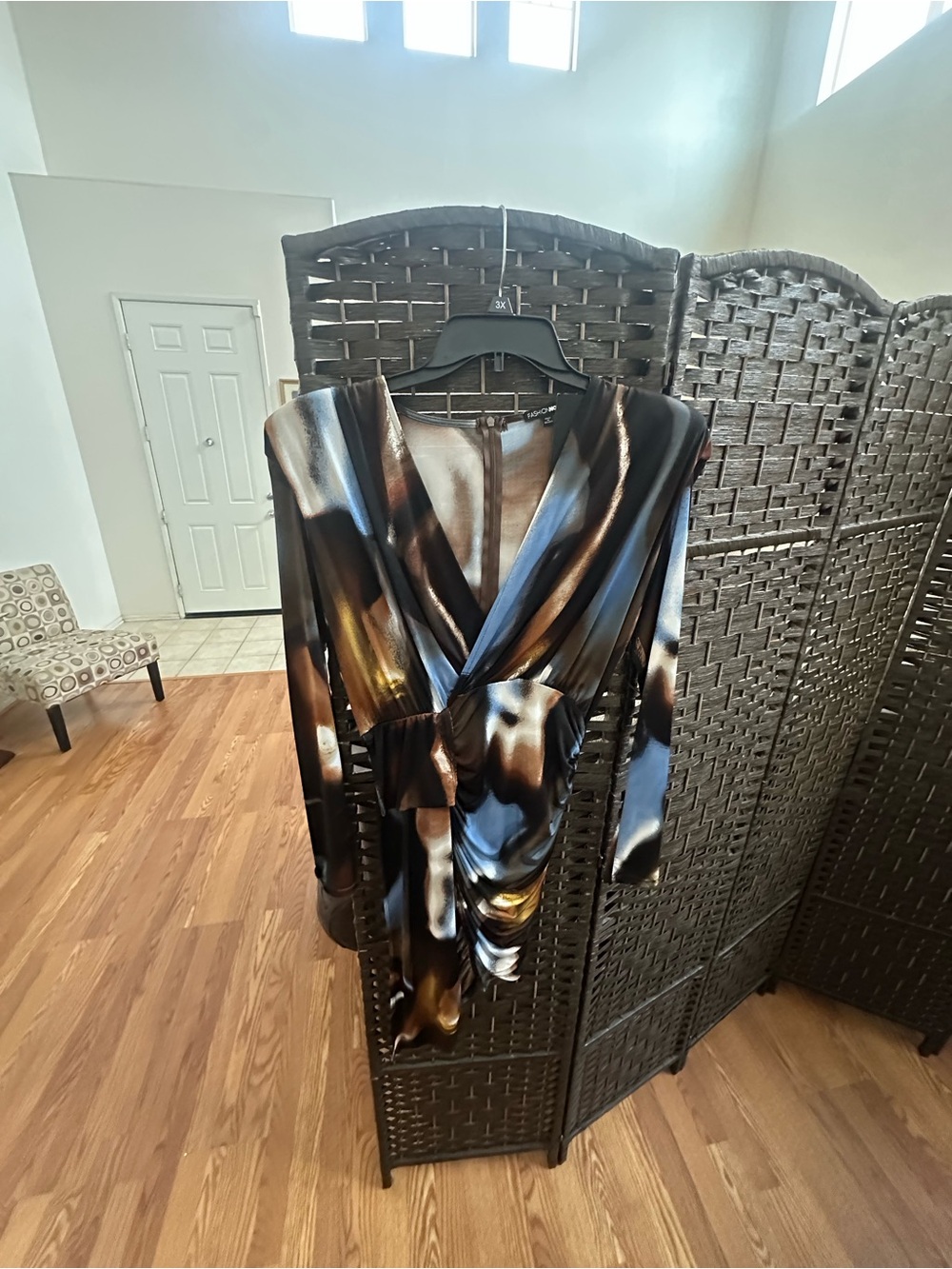 Fashion Nova Satin Wrap Jacket in Black, Blue & Brown Abstract Print